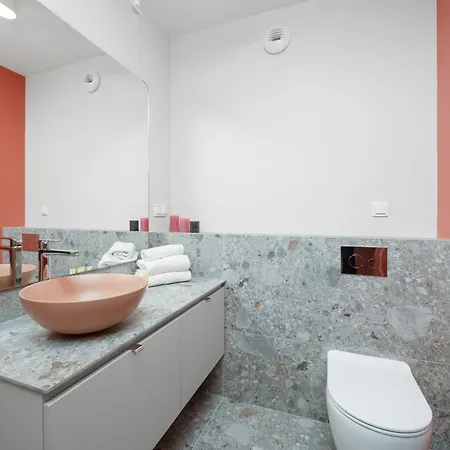 Lejlighed Nad Brzegiem Rzeki 2 Sypialnie Parking By Renters Prestige *